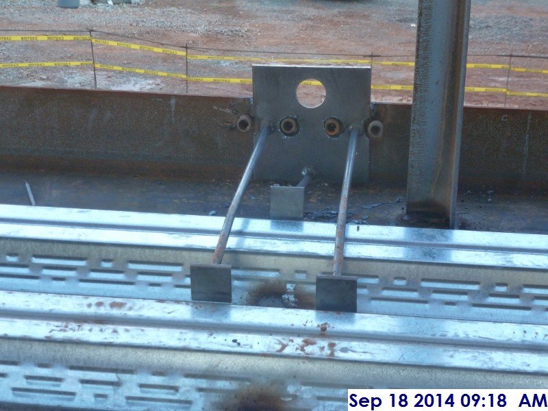 Welded embed at pour stops around 2nd floor Facing North (800x600)